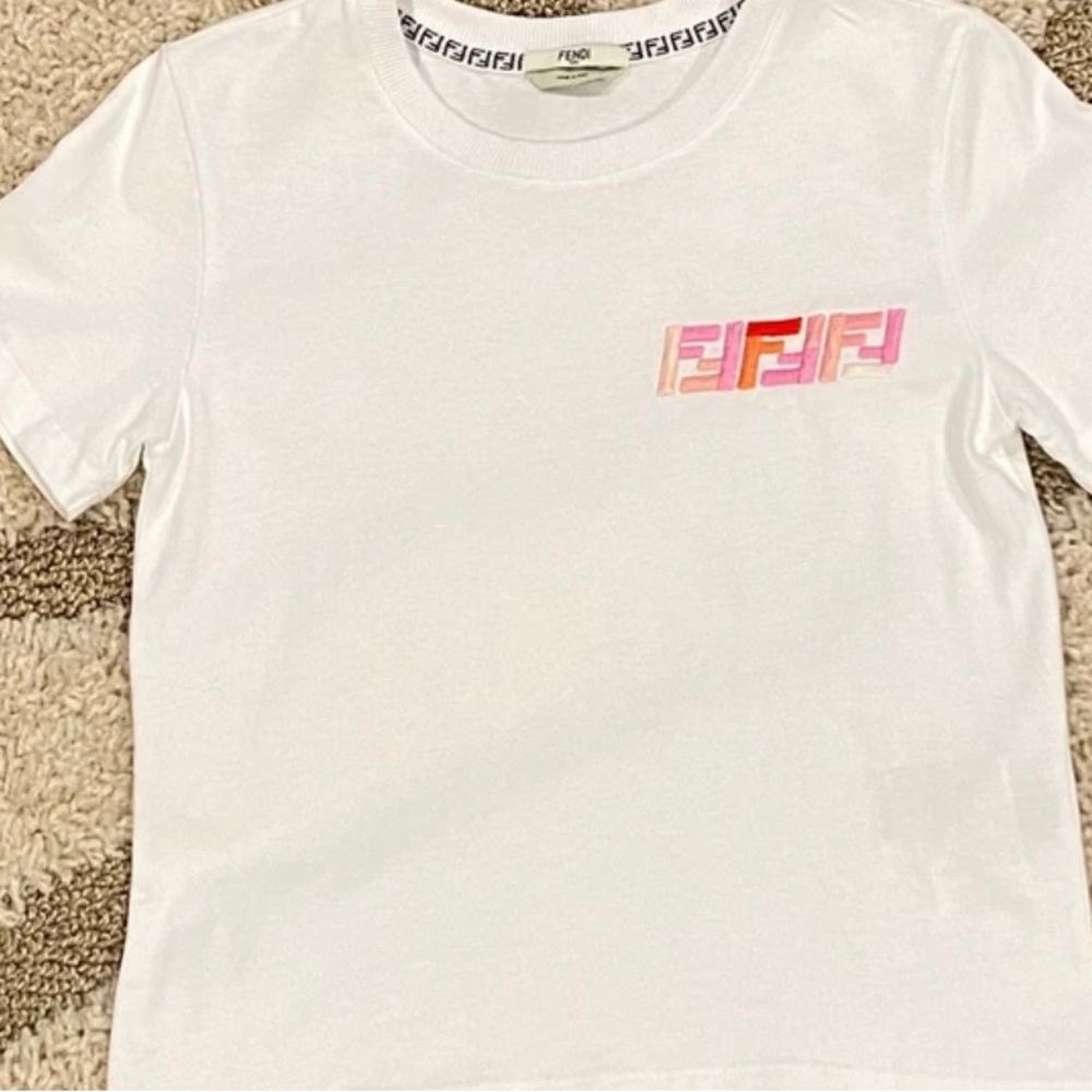 Authentic Fendi t shirt size 36 woman’s (XS-S)